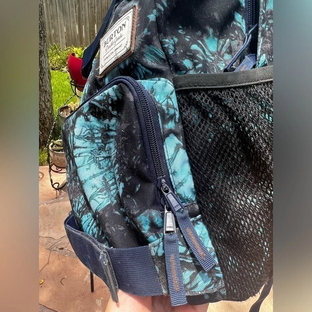 ▶️ Burton ◀️ Black and Blue Back Pack